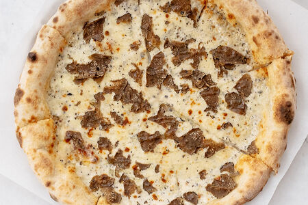 Пицца с черным трюфелем