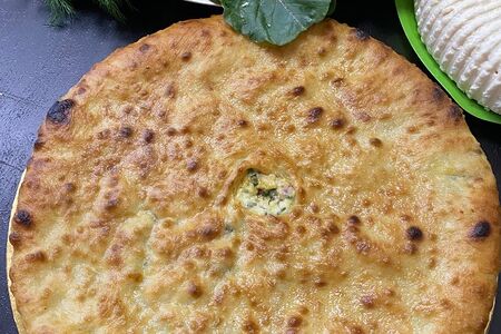 Осетинский пирог с зеленью и сыром Сахараджин 