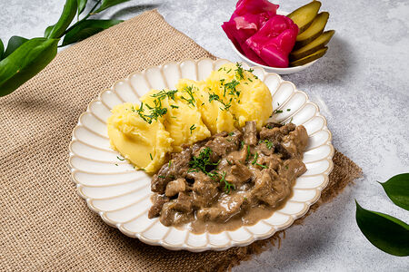 Бефстроганов из телятины