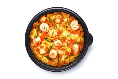 Чесночный рис с креветками 