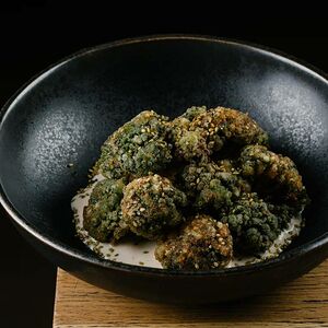 Хрустящие брокколи с соусом Том Кха