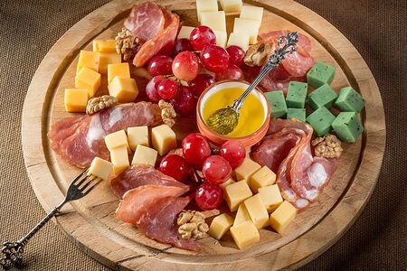 Сет из закусок к вину