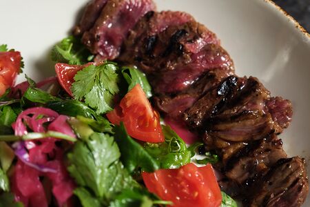 Стейк-салат из мраморной говядины