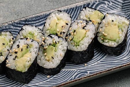 Хосомаки авокадо