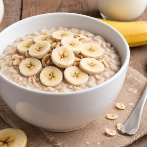 Овсяная каша на молоке с бананом