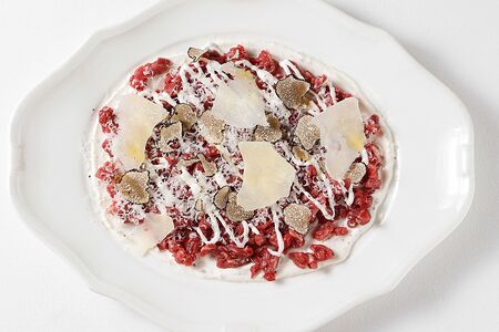 Тартар из говядины с трюфелем