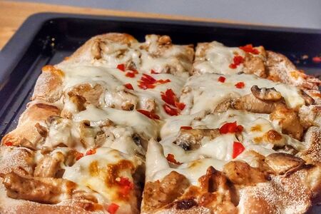 Пицца Жюльен с курицей 