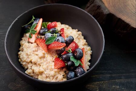 Каша с миксом свежих ягод