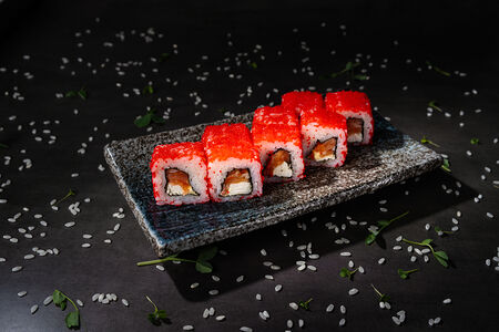 Ролл Калифорния с лососем