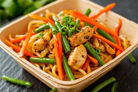 Удон с курицей