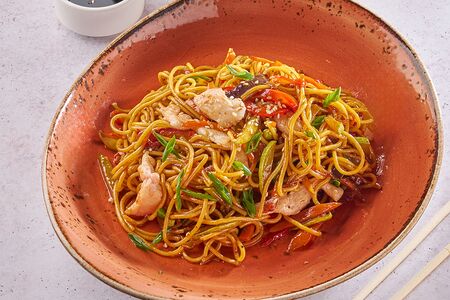 Вок с куриным филе