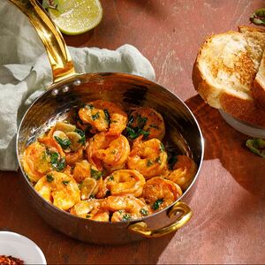 Креветки с чесноком и петрушкой