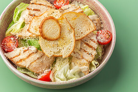 Цезарь с курицей