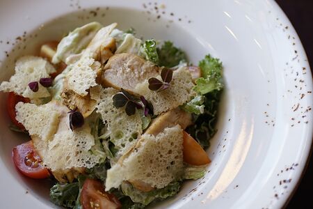 Цезарь с курицей