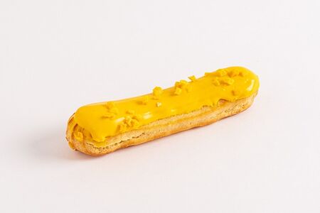 Эклер манго-маракуйя