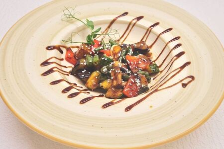 Вок из овощей в соусе терияки