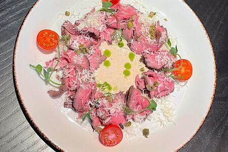 Вителло тоннато с ростбифом