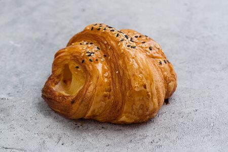 Слойка с ветчиной и сыром