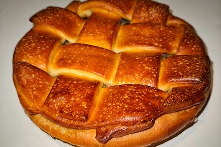 Пирог шпинат-брынза