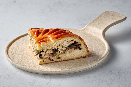 Пирог с курицей и грибами