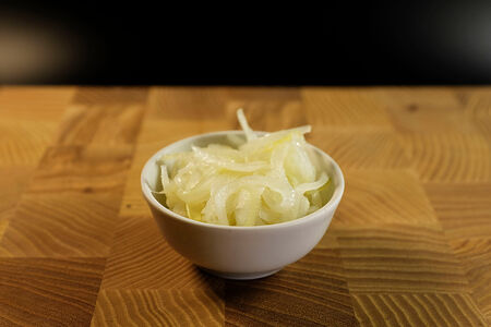 Лук маринованный