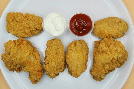 6 куриных крылышек в панировке (легкая остринка) 