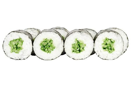 Маки ролл с огурцом