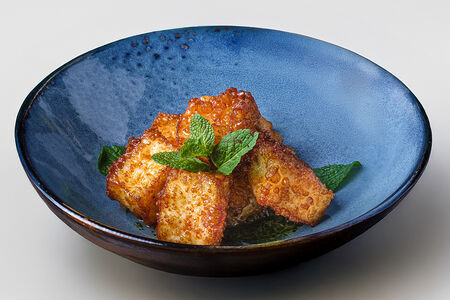 Жареный халуми с мятой