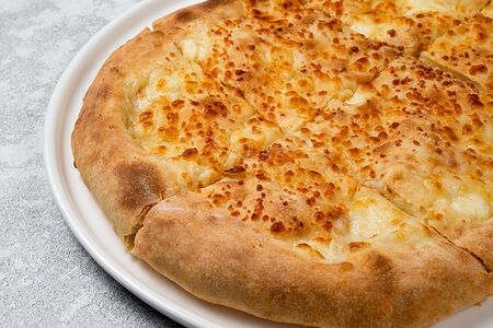 Хачапури с тройным сыром