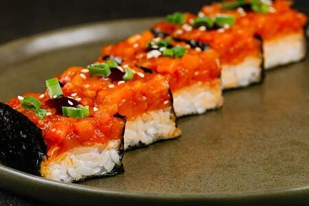 Суши Осидзуси с лососем
