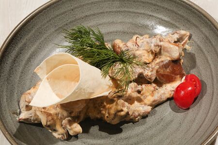 Телятина с грибами в сливочном соусе 