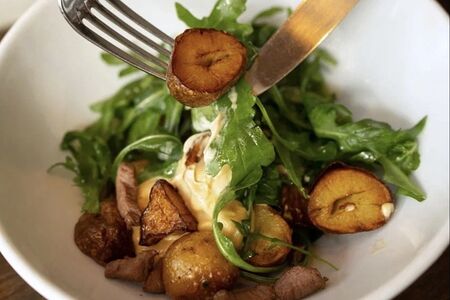 Тёплый салат с говядиной