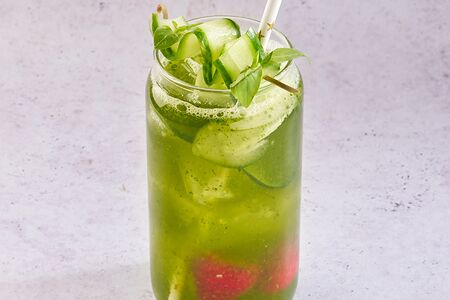 Лимонад Огуречно-базиликовый