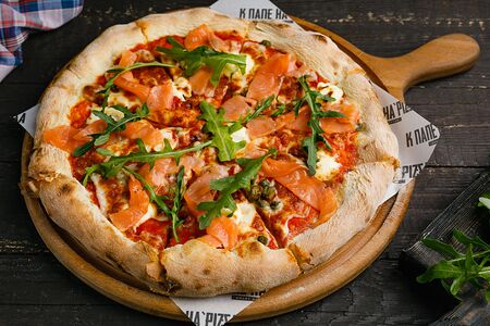 С лососем, маскарпоне и каперсами