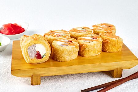 Ролл Хот спайси бекон