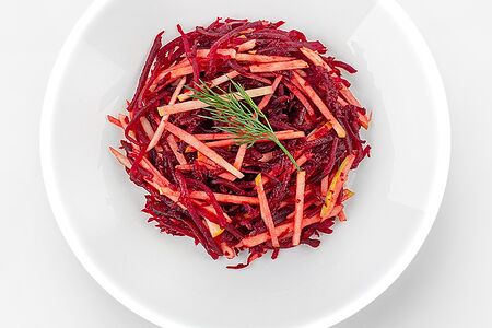 Салат со свеклой и зеленым яблоком