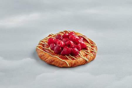 Вензель с малиной