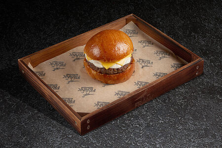 Чизбургер с говядиной Вагю и трюфельным соусом