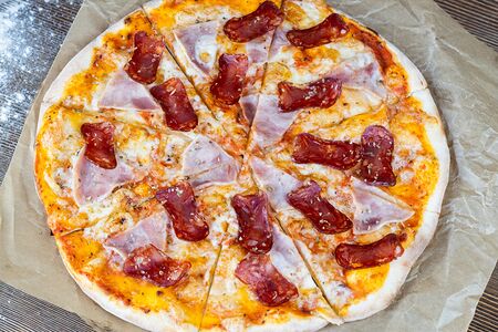 Пицца Салями Пиканте