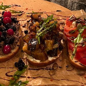 Брускетты с баклажанами 