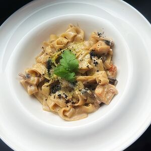 Фетучини с курицей и грибами 