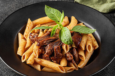 Пенне с ягненком с мяс соусом