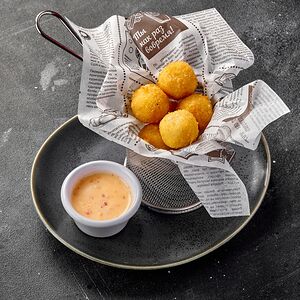 Сырные шарики с беконом