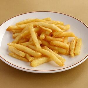 Картофель фри с кетчупом