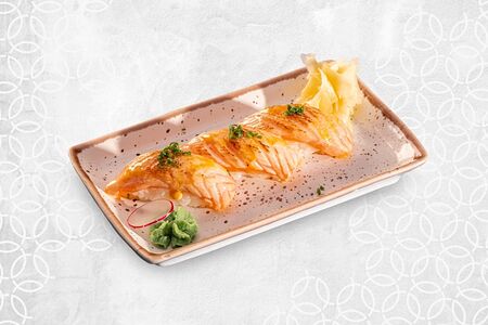 Абури суши лосось