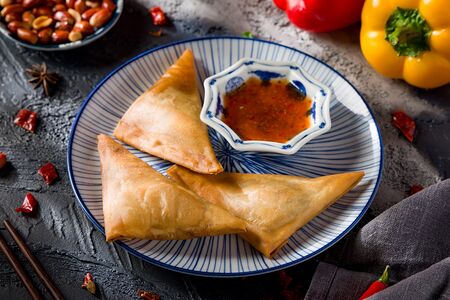 Спринг-ролл со свининой и говядиной