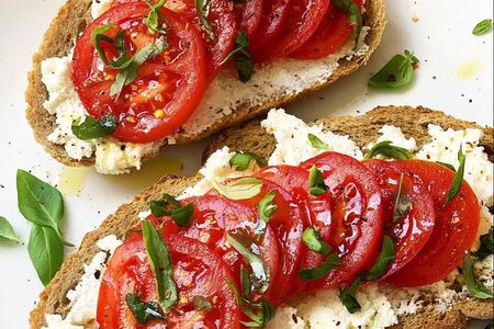Тосты с томатами 
