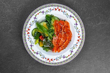 Салат с сёмгой