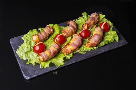 Креветки с беконом и сыром