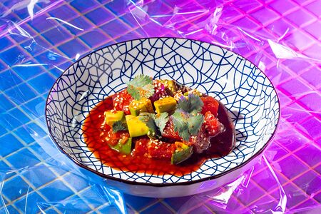 Тартар тунец с авокадо и соусом севиче 